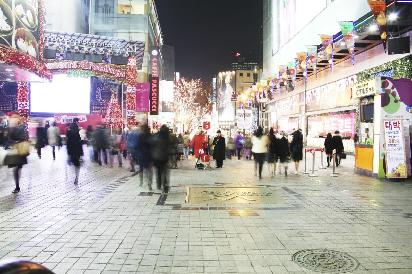 הדפסת שלטים לעסק שלטים לחנויות שמכניסים את הקהל פנימה - מיתוג חנויות